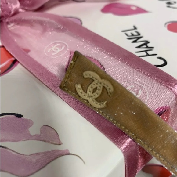 CHANEL Black Gold Satin Cap Toe Lace up Flat SZ 39 - Picture 2 of 8